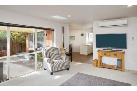 Photo of property in 97a Winters Road, Redwood, Christchurch, 8051