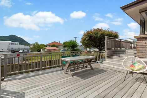 Photo of property in 14 Pitau Road, Mount Maunganui, 3116