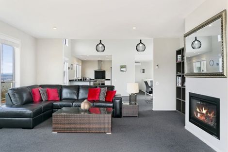 Photo of property in 3b Isobel Street, Acacia Bay, Taupo, 3330