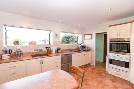 Photo of property in 27 Great North Road, Saint Johns Hill, Whanganui, 4501