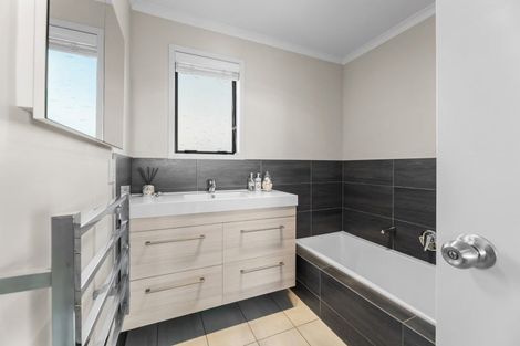 Photo of property in 5 Taihiki Road, Clarks Beach, 2122