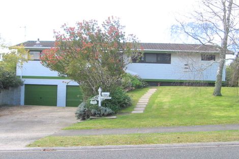 Photo of property in 112 Tirohanga Drive, Whangamata, 3620