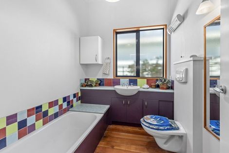 Photo of property in 302 The Parade, Island Bay, Wellington, 6023