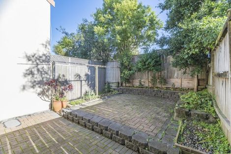 Photo of property in 3/57 Gladstone Road, Northcote, Auckland, 0627