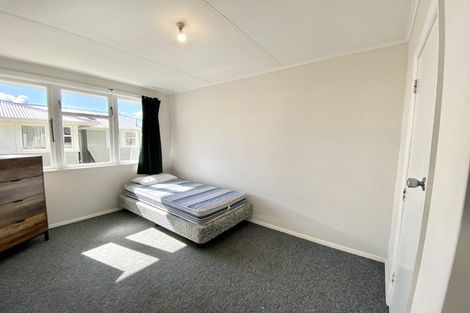 Photo of property in 19 Speargrass Grove, Timberlea, Upper Hutt, 5018