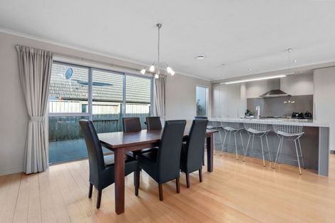 Photo of property in 1 Woodridge Drive, Stanmore Bay, Whangaparaoa, 0932