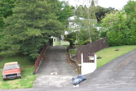 Photo of property in 16 Stallard Place, Glen Eden, Auckland, 0602