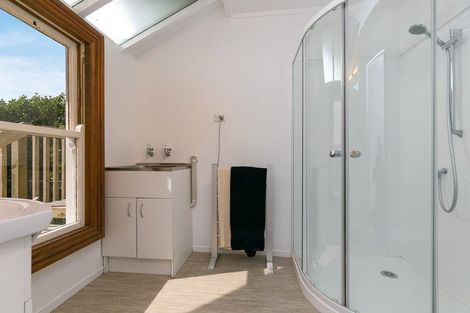 Photo of property in 26 Apuka Street, Brooklyn, Wellington, 6021