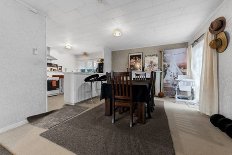 Photo of property in 81 Kayes Road, Pukekohe, 2120