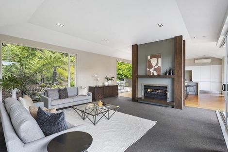 Photo of property in 6 Herrings Cove Place, Titirangi, Auckland, 0604