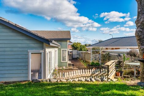 Photo of property in 37 Nearco Street, Randwick Park, Auckland, 2105