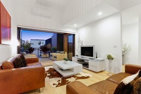 Photo of property in 84 Hobsonville Point Road, Hobsonville, Auckland, 0616