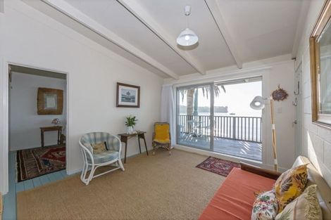 Photo of property in 6/4 Arkles Strand, Arkles Bay, Whangaparaoa, 0932