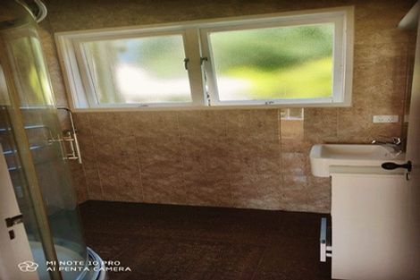 Photo of property in 9 Midway Avenue, Castor Bay, Auckland, 0620