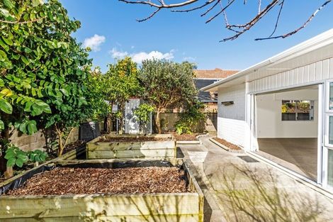 Photo of property in 3/37 Craig Road, Milford, Auckland, 0620