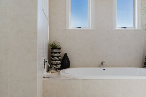 Photo of property in 170 Foster Road, Temple View, Hamilton, 3290