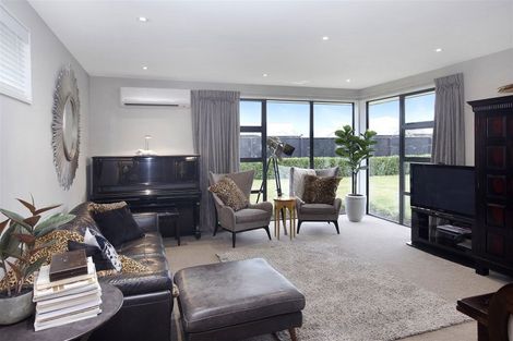 Photo of property in 11 Churchill Drive, Rangiora, 7400