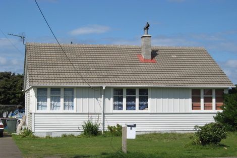 Photo of property in 5 Maire Street, Gonville, Whanganui, 4501