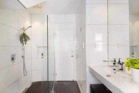 Photo of property in 31 Norwood Road, Bayswater, Auckland, 0622