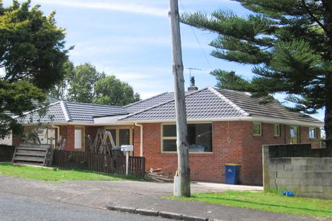 Photo of property in 90 Stottholm Road, Titirangi, Auckland, 0604