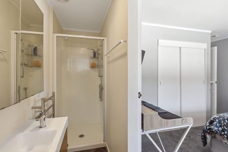 Photo of property in 4 Graham Grove, Waikanae, 5036