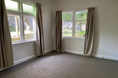 Photo of property in 14 Te Pari Pari Road, Pukerua Bay, 5026