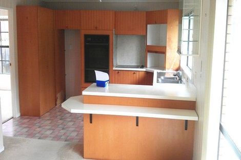 Photo of property in 62 Dalwhinnie Parade, Highland Park, Auckland, 2010