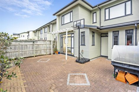 Photo of property in 11/2 Armoy Drive, East Tamaki, Auckland, 2016