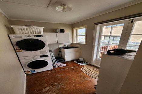 Photo of property in 5 Barrys Road, Glendene, Auckland, 0602