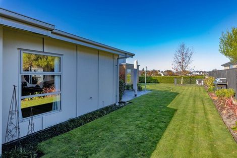 Photo of property in 60 Huntingdon Drive, Rangiora, 7400