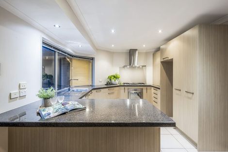 Photo of property in 6 Kilimanjaro Drive, Northpark, Auckland, 2013