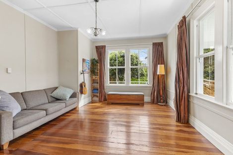 Photo of property in 15 Seine Street, Island Bay, Wellington, 6023