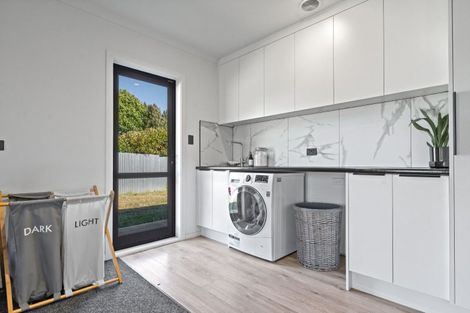 Photo of property in High Street South, Carterton, 5713