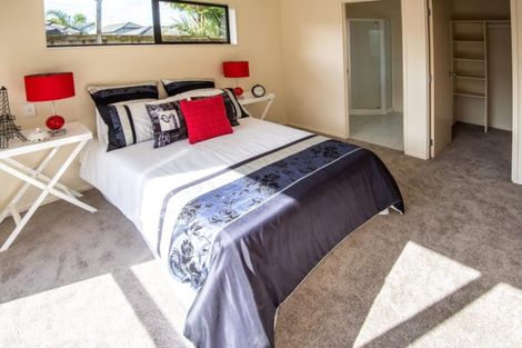 Photo of property in 36 Lilybank Crescent, East Tamaki, Auckland, 2013