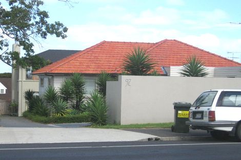 Photo of property in 92 Shakespeare Road, Milford, Auckland, 0620