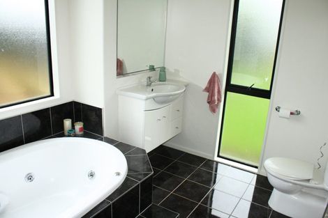 Photo of property in 17 Cairnbrae Drive, Prebbleton, 7604