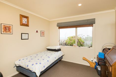 Photo of property in 6 Kea Place, Fitzherbert, Palmerston North, 4410