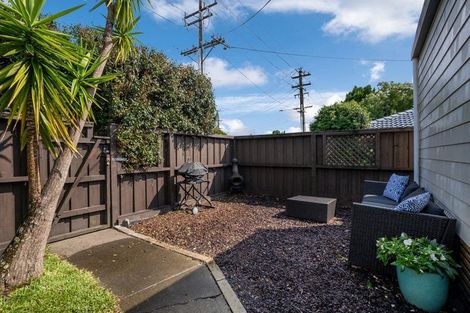 Photo of property in 1/46 Eversleigh Road, Belmont, Auckland, 0622