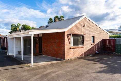 Photo of property in 2/9 Cairnfield Road, Kensington, Whangarei, 0112