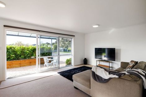Photo of property in 1 Morrow Avenue, St Andrews, Hamilton, 3200