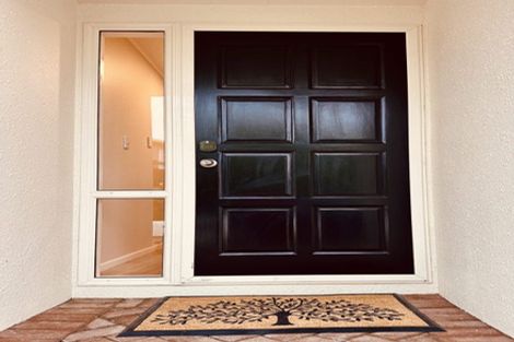 Photo of property in 5c Thurston Place, Bucklands Beach, Auckland, 2012