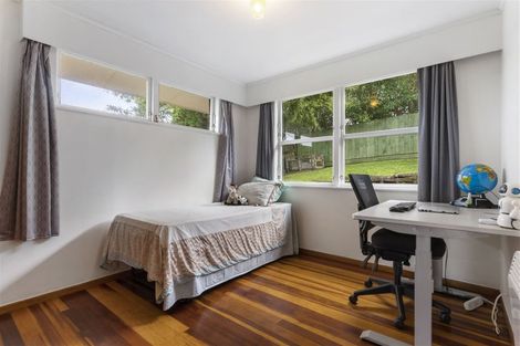 Photo of property in 25 Chatsworth Crescent, Pakuranga Heights, Auckland, 2010