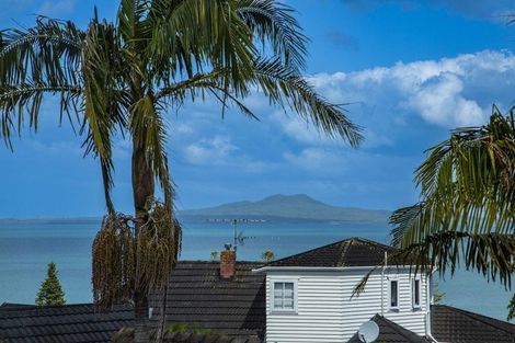 Photo of property in 12 Oban Road, Browns Bay, Auckland, 0630