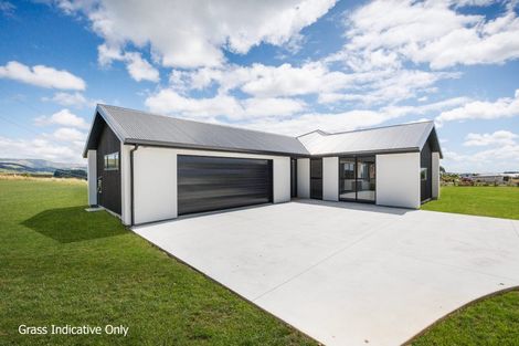 Photo of property in 132 Kingsdale Park Drive, Aokautere, Palmerston North, 4471