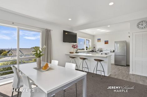 Photo of property in 61a West Lynn Road, Titirangi, Auckland, 0604