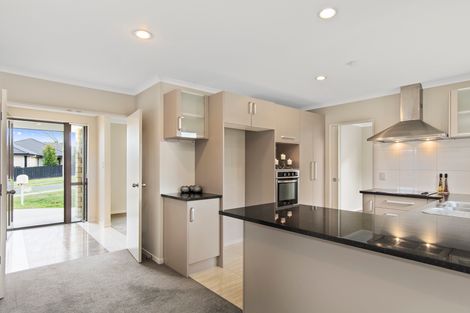 Photo of property in 84 Fairfax Crescent, Pyes Pa, Tauranga, 3112