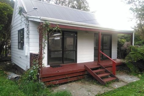 Photo of property in 42 Kamahi Street, Stokes Valley, Lower Hutt, 5019