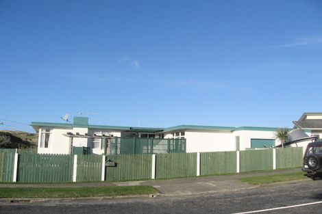 Photo of property in 62 Herewini Street, Titahi Bay, Porirua, 5022