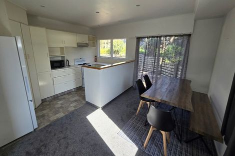 Photo of property in 88 Chivalry Road, Glenfield, Auckland, 0629