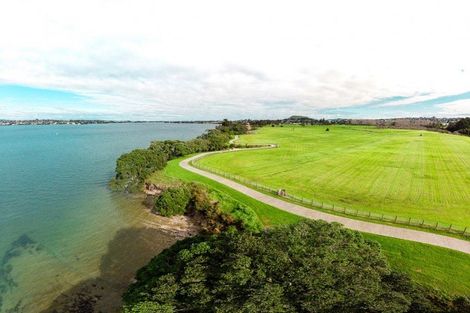 Photo of property in 35 Torino Street, Point England, Auckland, 1072